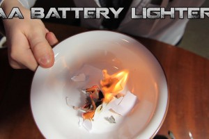 乾電池とガムの包み紙で火を起こす「How to動画」